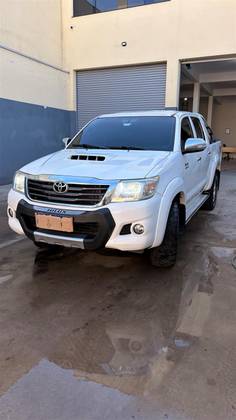 TOYOTA HILUX 3.0 SRV TOP 4X4 CD 16V TURBO INTERCOOLER DIESEL 4P AUTOMÁTICO TOYOTA HILUX 3.0 SRV TOP 4X4 CD 16V TURBO INTERCOOLER DIESEL 4P AUTOMÁTICO
